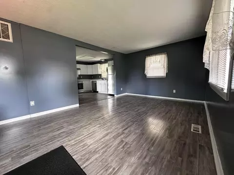Living - 2683 Allen Dr, Springfield, OH 45505 photo 1 of 2