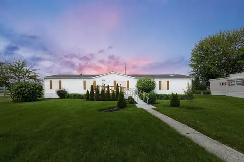 1 Hillcrest Dr, Marysville, OH 43040