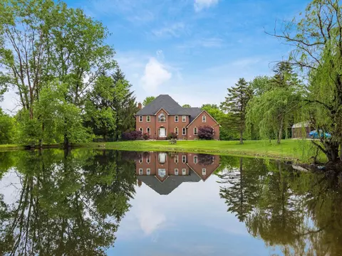 10241 Watkins Rd SW, Pataskala, OH 43062