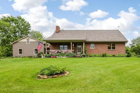 596 Stump Hollow Rd SE, Lancaster, OH 43130