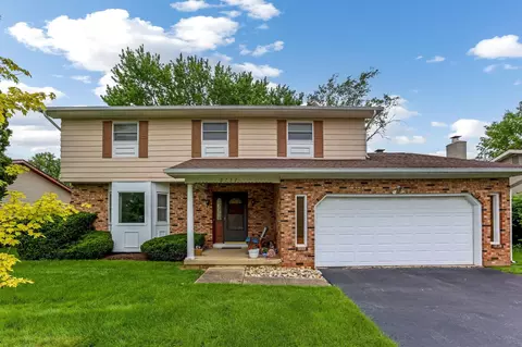 2752 Woodgrove Dr, Grove City, OH 43123