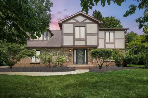4558 Crompton Dr, Columbus, OH 43220