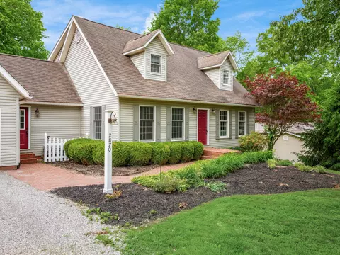 2870 Tarkman Dr, Nashport, OH 43830
