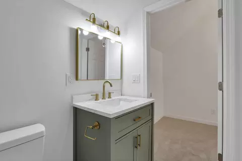 Bath - 672 Silver St, Marion, OH 43302 photo 4 of 5
