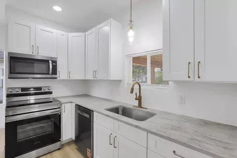 Kitchen - 672 Silver St, Marion, OH 43302 photo 1 of 4