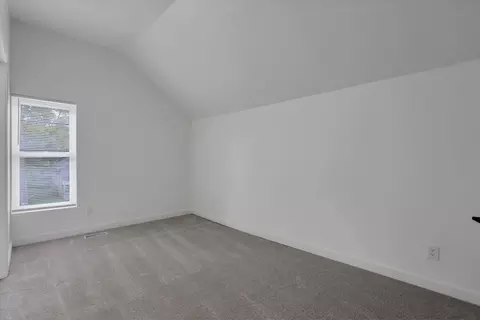 Bedroom - 672 Silver St, Marion, OH 43302 photo 3 of 7