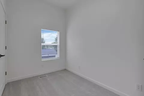 Bedroom - 672 Silver St, Marion, OH 43302 photo 4 of 7