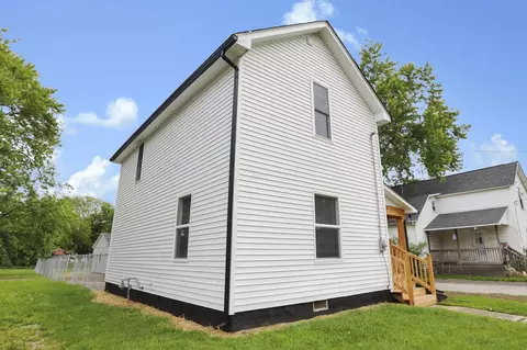 Exterior - 672 Silver St, Marion, OH 43302 photo 3 of 17
