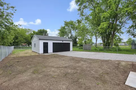 Exterior - 672 Silver St, Marion, OH 43302 photo 16 of 17
