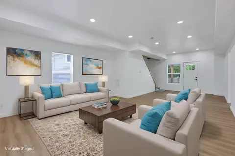 Living - 672 Silver St, Marion, OH 43302 photo 1 of 5