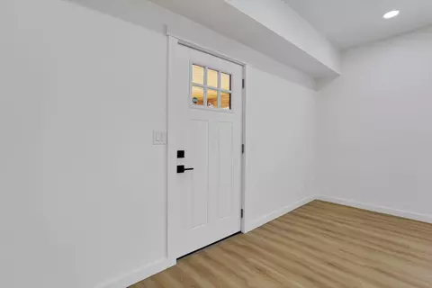 Entry Way - 672 Silver St, Marion, OH 43302 photo 1 of 1