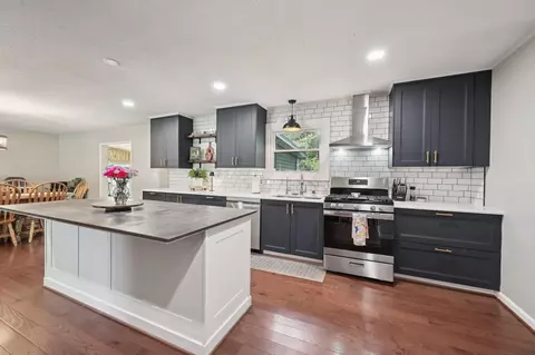 137 Oakland Blvd NE, Newark, OH 43055