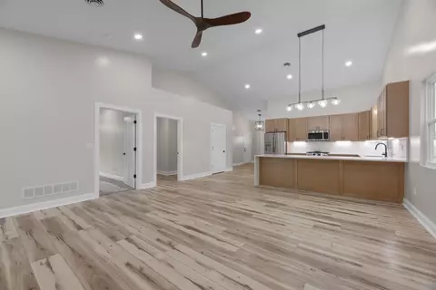 Living - 13567 Magers Rd, Howard, OH 43028 photo 2 of 3