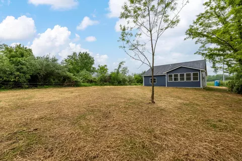 Exterior - 13567 Magers Rd, Howard, OH 43028 photo 5 of 6