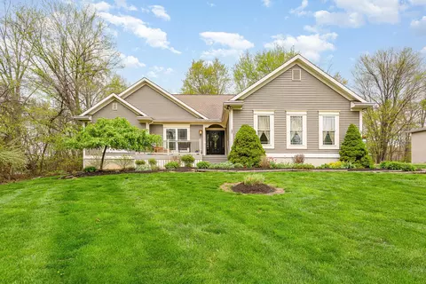 660 Carryback Dr SW, Pataskala, OH 43062