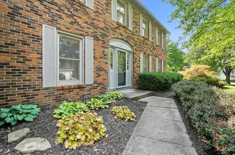 2517 Slateshire Dr, Dublin, OH 43016
