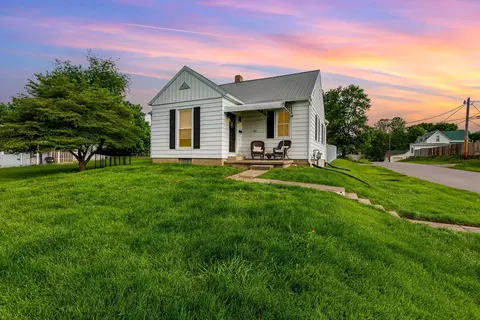 12 E Vine St, Jackson, OH 45640