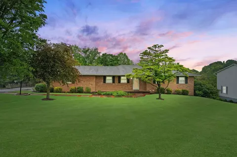 2580 Applewood Ln NE, Lancaster, OH 43130