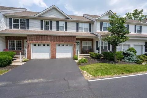 1218 Green Dr #604, Columbus, OH 43230