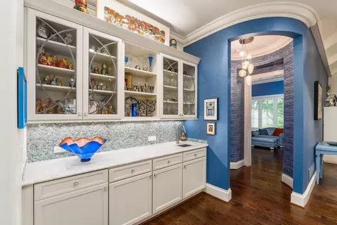 Entry Way - 14 Lyonsgate Rd, Bexley, OH 43209 photo 5 of 9