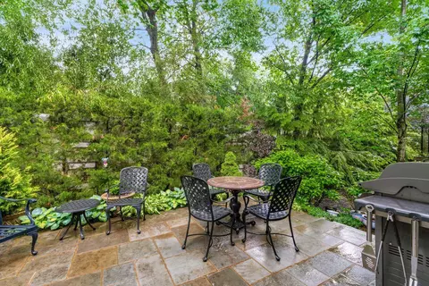 Exterior - 14 Lyonsgate Rd, Bexley, OH 43209 photo 6 of 17