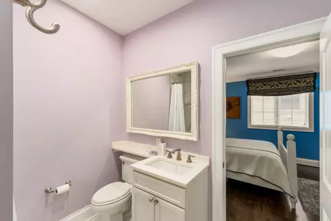 Bath - 14 Lyonsgate Rd, Bexley, OH 43209 photo 3 of 5