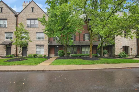 6221 Craughwell Ln, Dublin, OH 43017