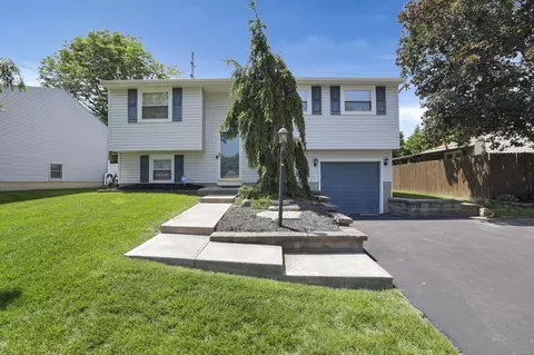2253 Topaz Dr, Grove City, OH 43123