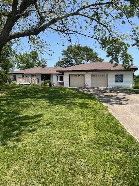 2480 Rockmill Rd SW, Lancaster, OH 43130