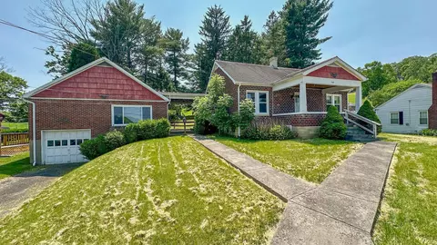 949 Mohican Ave, Logan, OH 43138