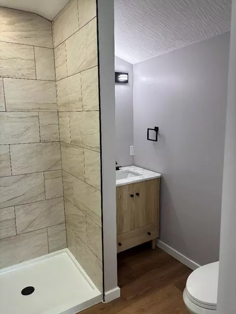 Bath - 418 Clinton St, Circleville, OH 43113 photo 1 of 5