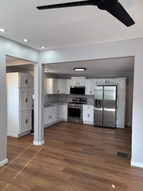 Kitchen - 418 Clinton St, Circleville, OH 43113 photo 1 of 2