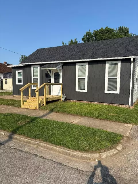 418 Clinton St, Circleville, OH 43113