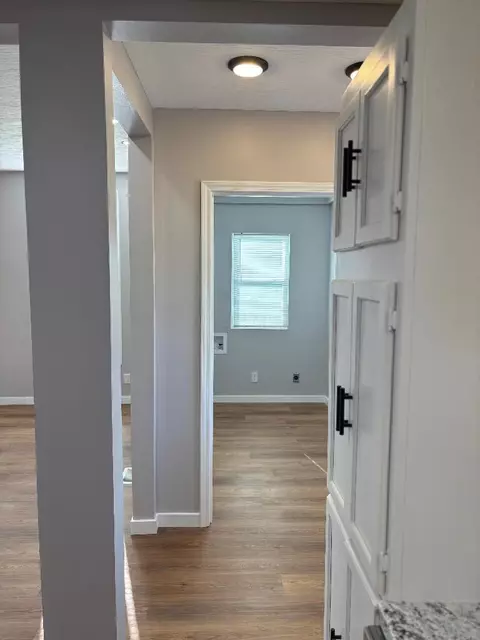 Entry Way - 418 Clinton St, Circleville, OH 43113 photo 1 of 2