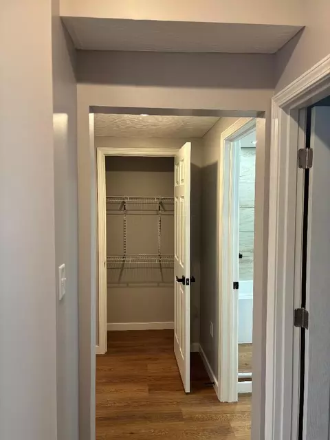 Entry Way - 418 Clinton St, Circleville, OH 43113 photo 2 of 2