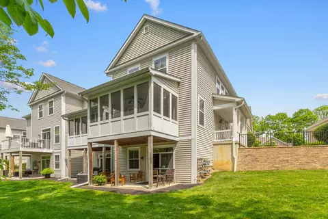 377 Westgreen Ln, Westerville, OH 43082