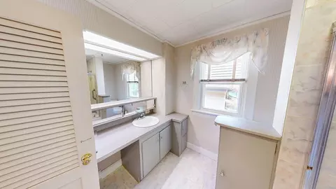226 E Como Ave, Columbus, OH 43202 photo 14