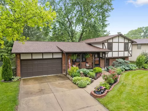 155 Matthew Ave, Westerville, OH 43081