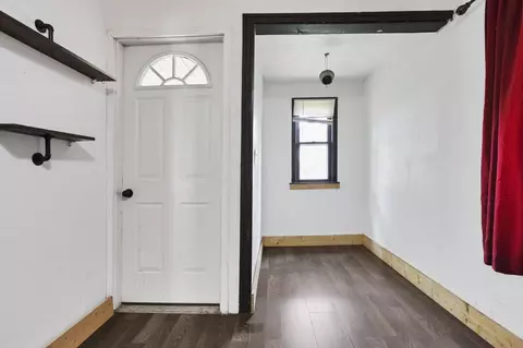 Entry Way - 421 E Main St, Newark, OH 43055 photo 2 of 3