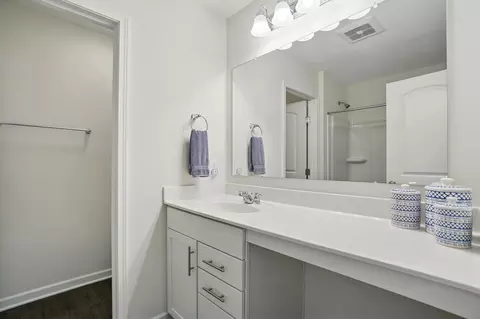 Bath - 2895 Beechwood Dr, Powell, OH 43065 photo 3 of 5
