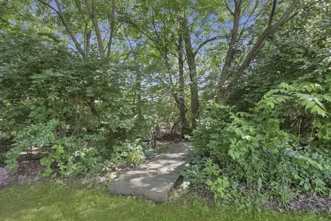 Exterior - 133 Pinecrest Dr, Delaware, OH 43015 photo 13 of 20