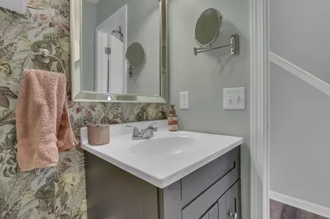 Bath - 133 Pinecrest Dr, Delaware, OH 43015 photo 1 of 9
