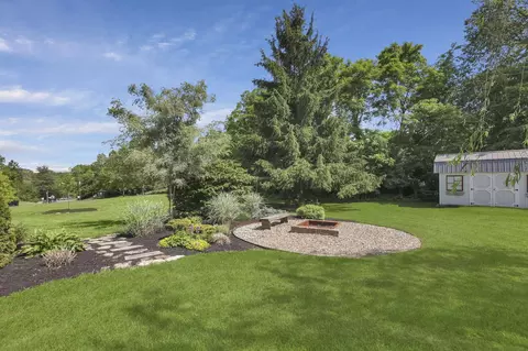 Exterior - 133 Pinecrest Dr, Delaware, OH 43015 photo 10 of 20