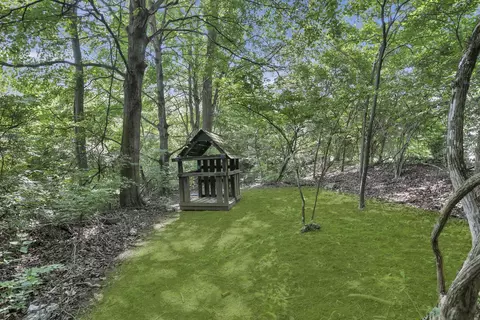 Exterior - 133 Pinecrest Dr, Delaware, OH 43015 photo 16 of 20