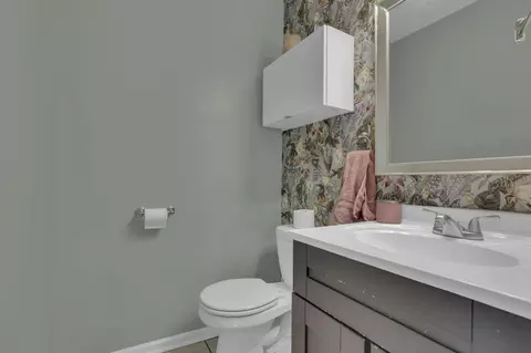 Bath - 133 Pinecrest Dr, Delaware, OH 43015 photo 2 of 9