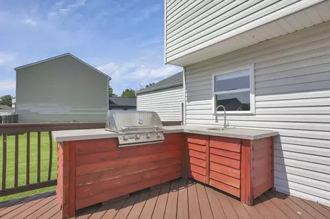 Exterior - 133 Pinecrest Dr, Delaware, OH 43015 photo 6 of 20
