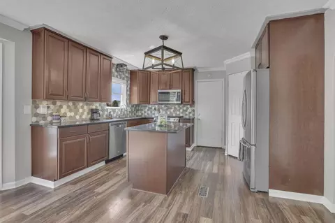 Kitchen - 133 Pinecrest Dr, Delaware, OH 43015 photo 1 of 5