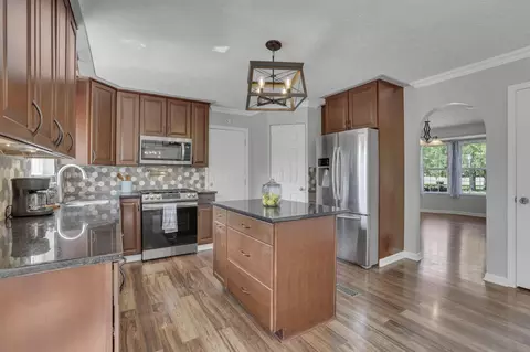 Kitchen - 133 Pinecrest Dr, Delaware, OH 43015 photo 2 of 5