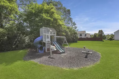 Exterior - 133 Pinecrest Dr, Delaware, OH 43015 photo 12 of 20