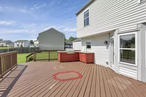 Exterior - 133 Pinecrest Dr, Delaware, OH 43015 photo 5 of 20